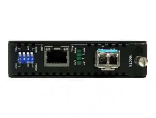 StarTech.com Multimode (MM) LC Fiber Media Converter for 1Gbe Network - 550m Range - Gigabit Ethernet - 850nm - with SFP Transceiver (ET91000LC2) - Fibre media converter - 1GbE - 1000Base-LX, 1000Base-SX, 1000Base-T - RJ-45 / LC multi-mode - up to 550 m -