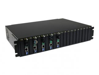 StarTech.com 1000 Mbps Gigabit Single-Mode Copper to Fiber Media Converter - Ethernet (1000Base-T) to LC Fiber Converter (ET1000S40LC2) - Fibre media converter - 1GbE - 1000Base-LX, 1000Base-SX, 1000Base-T - RJ-45 / LC single-mode - up to 40 km - 1310 nm 